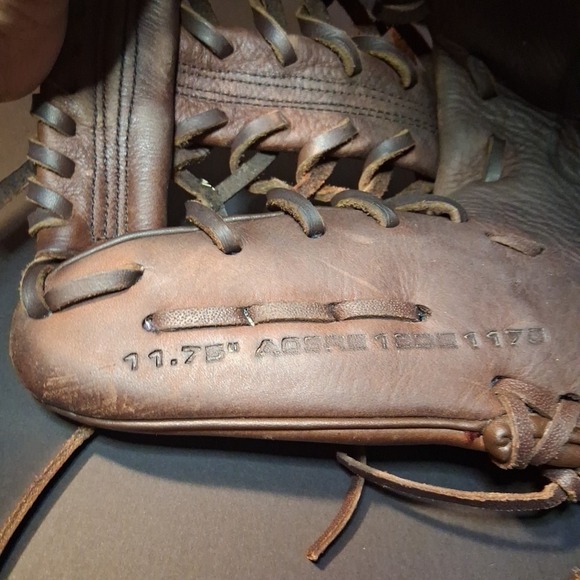 Wilson A950 Baseball Glove 11.75" RHT Dark Brown AO9RB18DB 1175 Fits On LH - Picture 4 of 7